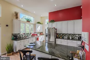 5510 Jowett Ct, Alexandria, VA 22315 - Photo 11