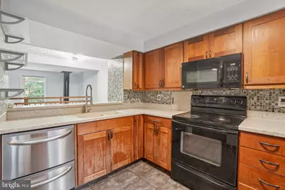 8474 Sugar Creek Lane, Springfield, VA 22153 - Photo 9