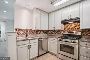 8085 Gatehouse Rd, Falls Church, VA 22042 - Photo 15