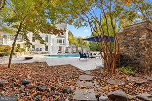 4904 Elsa Ct, Fairfax, VA 22030 - Photo 41