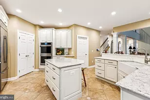 4904 Elsa Ct, Fairfax, VA 22030 - Photo 17