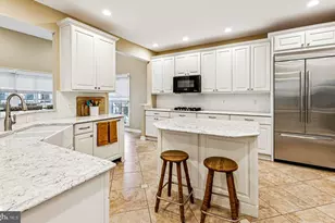 4904 Elsa Ct, Fairfax, VA 22030 - Photo 15