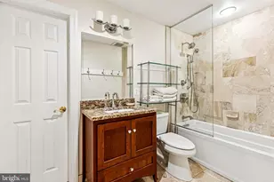 4904 Elsa Ct, Fairfax, VA 22030 - Photo 35