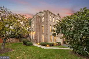 8019 Tanworth Ct, Springfield, VA 22152 - Photo 5