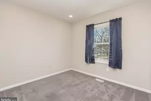 811 Fall Pl, Herndon, VA 20170 - Photo 11