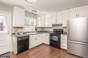 811 Fall Pl, Herndon, VA 20170 - Photo 5