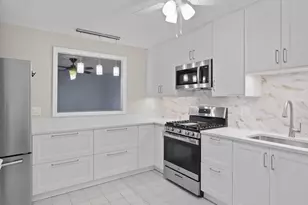 10064 Oakton Terrace Rd, Oakton, VA 22124 - Photo 9