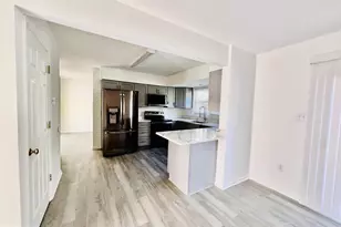 6129 Franconia Station Ln, Alexandria, VA 22310 - Photo 13