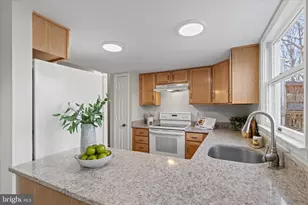 865 Moffett Forge Rd, Herndon, VA 20170 - Photo 17