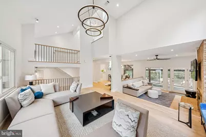 11000 Oakton Woods Way, Oakton, VA 22124 - Photo 15