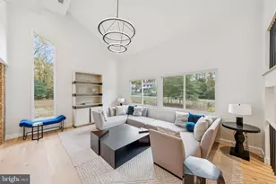 11000 Oakton Woods Way, Oakton, VA 22124 - Photo 13