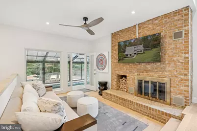 11000 Oakton Woods Way, Oakton, VA 22124 - Photo 17