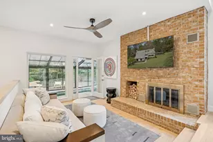 11000 Oakton Woods Way, Oakton, VA 22124 - Photo 17