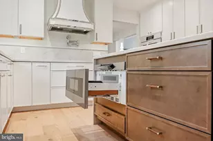 11000 Oakton Woods Way, Oakton, VA 22124 - Photo 27