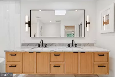 11000 Oakton Woods Way, Oakton, VA 22124 - Photo 47