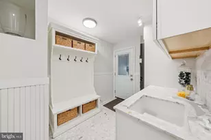 11000 Oakton Woods Way, Oakton, VA 22124 - Photo 25