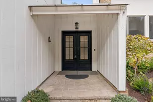 11000 Oakton Woods Way, Oakton, VA 22124 - Photo 11