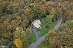 11000 Oakton Woods Way, Oakton, VA 22124 - Photo 1