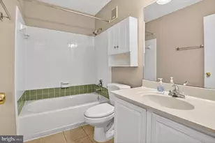 9919 Oakton Terrace Rd, Oakton, VA 22124 - Photo 9