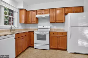 11116 Beaver Trail Ct, Reston, VA 20191 - Photo 5