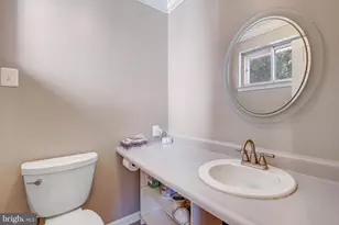 5609 Rolling Rd, Springfield, VA 22151 - Photo 7