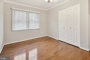 2292 Idylwood Station Ln, Falls Church, VA 22043 - Photo 11