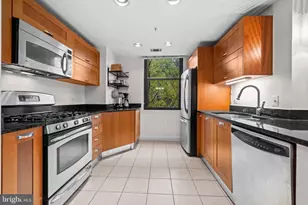 2451 Midtown Ave, Alexandria, VA 22303 - Photo 3