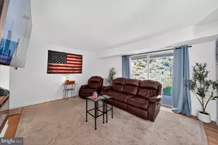 2821 Kalmia Lee Ct, Falls Church, VA 22042 - Photo 3