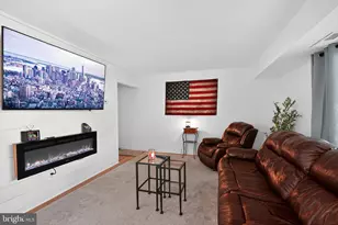 2821 Kalmia Lee Ct, Falls Church, VA 22042 - Photo 5