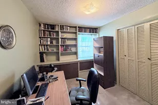 9921 Woodrow St, Vienna, VA 22181 - Photo 11