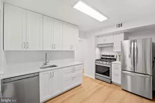 1656 Parkcrest Cir, Reston, VA 20190 - Photo 13