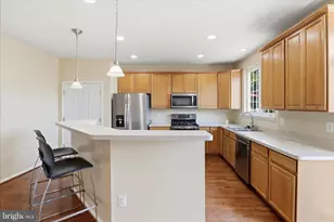 4604 Carisbrooke Ln, Fairfax, VA 22030 - Photo 7