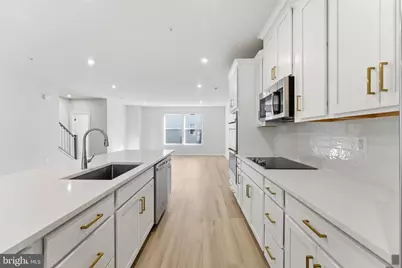 2136 Glacier Road, Herndon, VA 20170 - Photo 7