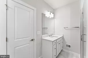 2136 Glacier Rd, Herndon, VA 20170 - Photo 27