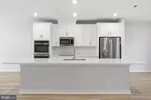 2136 Glacier Rd, Herndon, VA 20170 - Photo 9