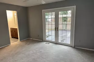 6703 Greenview Ln, Springfield, VA 22152 - Photo 17