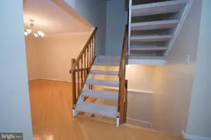 7993 Tyson Oaks Cir, Vienna, VA 22182 - Photo 9