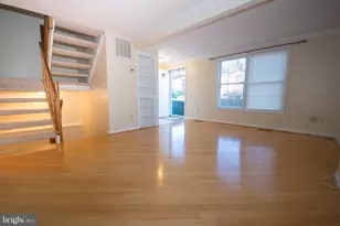 7993 Tyson Oaks Cir, Vienna, VA 22182 - Photo 3