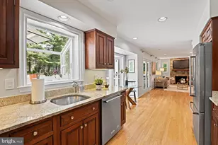 10302 Galpin Ct, Great Falls, VA 22066 - Photo 19