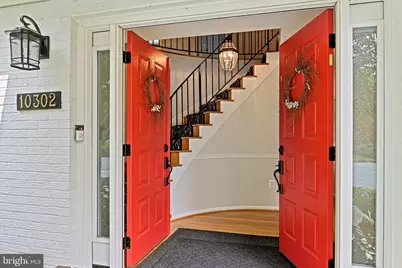 10302 Galpin Court, Great Falls, VA 22066 - Photo 5