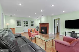 7914 Idylwood Rd, Dunn Loring, VA 22027 - Photo 7