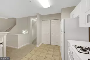 12737 Fair Briar Ln, Fairfax, VA 22033 - Photo 17