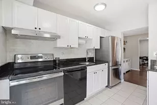 9175 Broken Oak Pl, Burke, VA 22015 - Photo 13