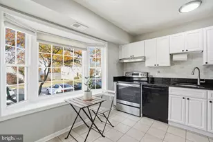 9175 Broken Oak Pl, Burke, VA 22015 - Photo 11