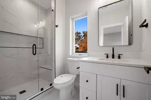 8023 Lewinsville Rd, McLean, VA 22102 - Photo 31