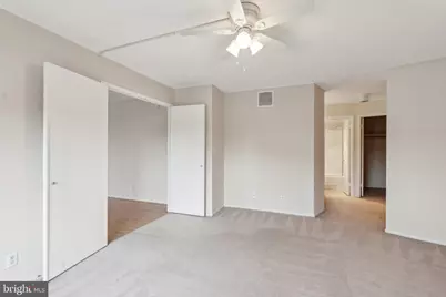 8340 Greensboro Drive #401, McLean, VA 22102 - Photo 21
