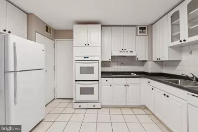 8340 Greensboro Drive #401, McLean, VA 22102 - Photo 17