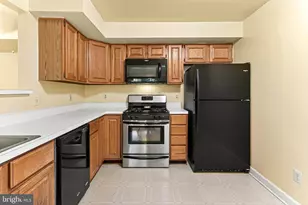 12217 Fairfield House Dr, Fairfax, VA 22033 - Photo 11