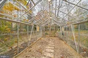 915 Welham Green Rd, Great Falls, VA 22066 - Photo 55