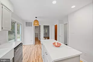 915 Welham Green Rd, Great Falls, VA 22066 - Photo 9